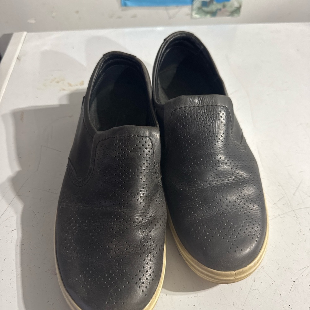 Ecco Black Leather Slip-On Flats